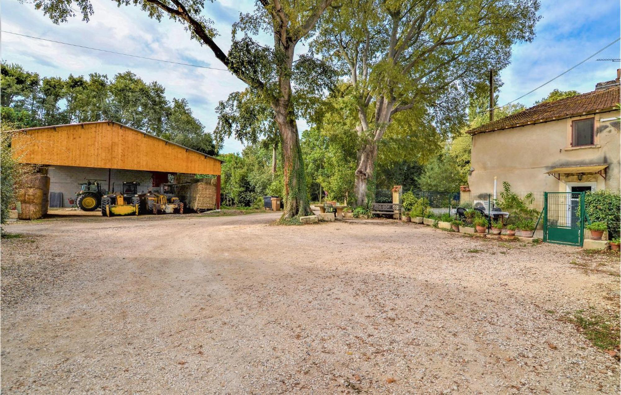 Lovely Home In Arles With Kitchen מראה חיצוני תמונה