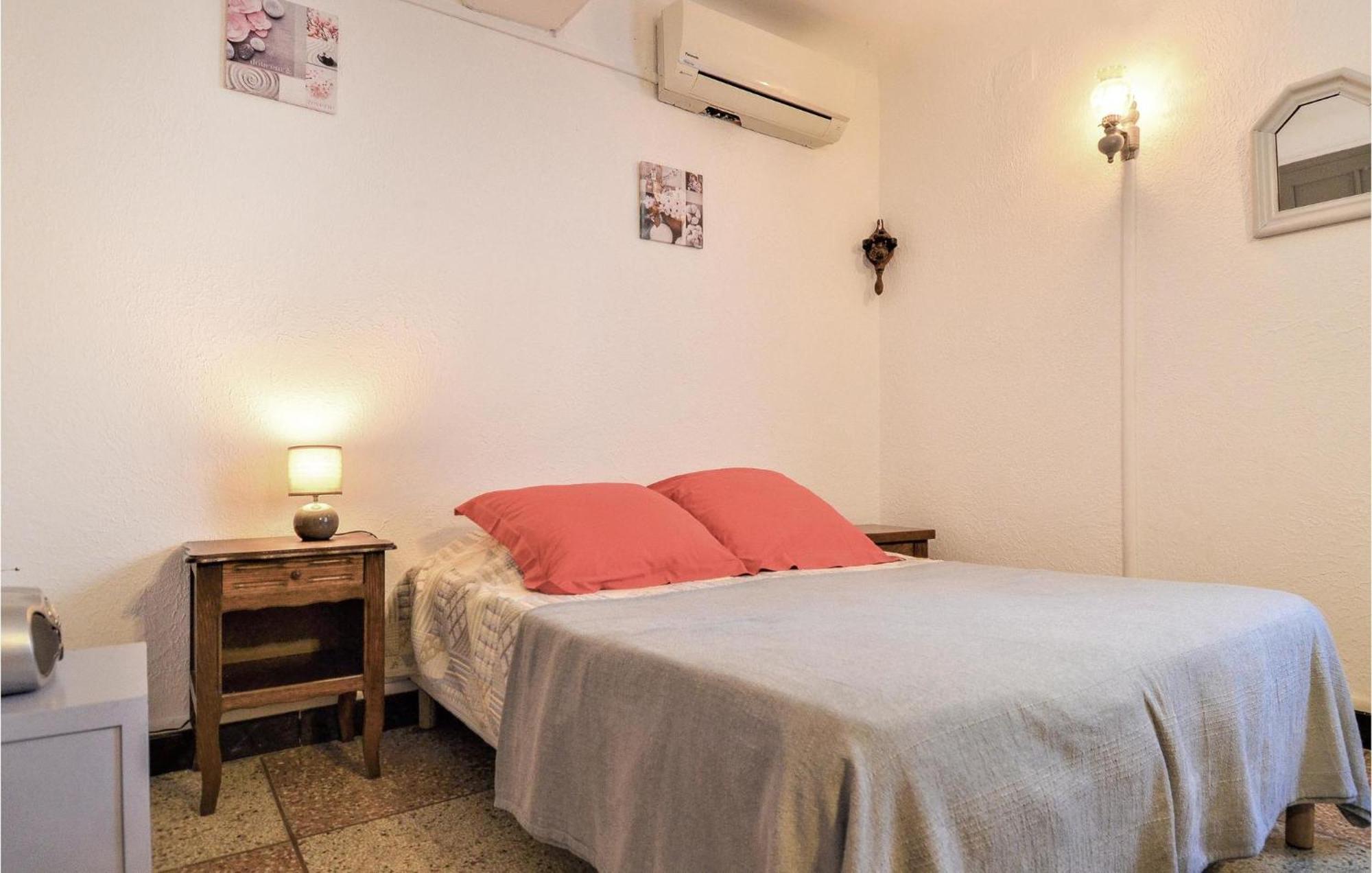 Lovely Home In Arles With Kitchen מראה חיצוני תמונה